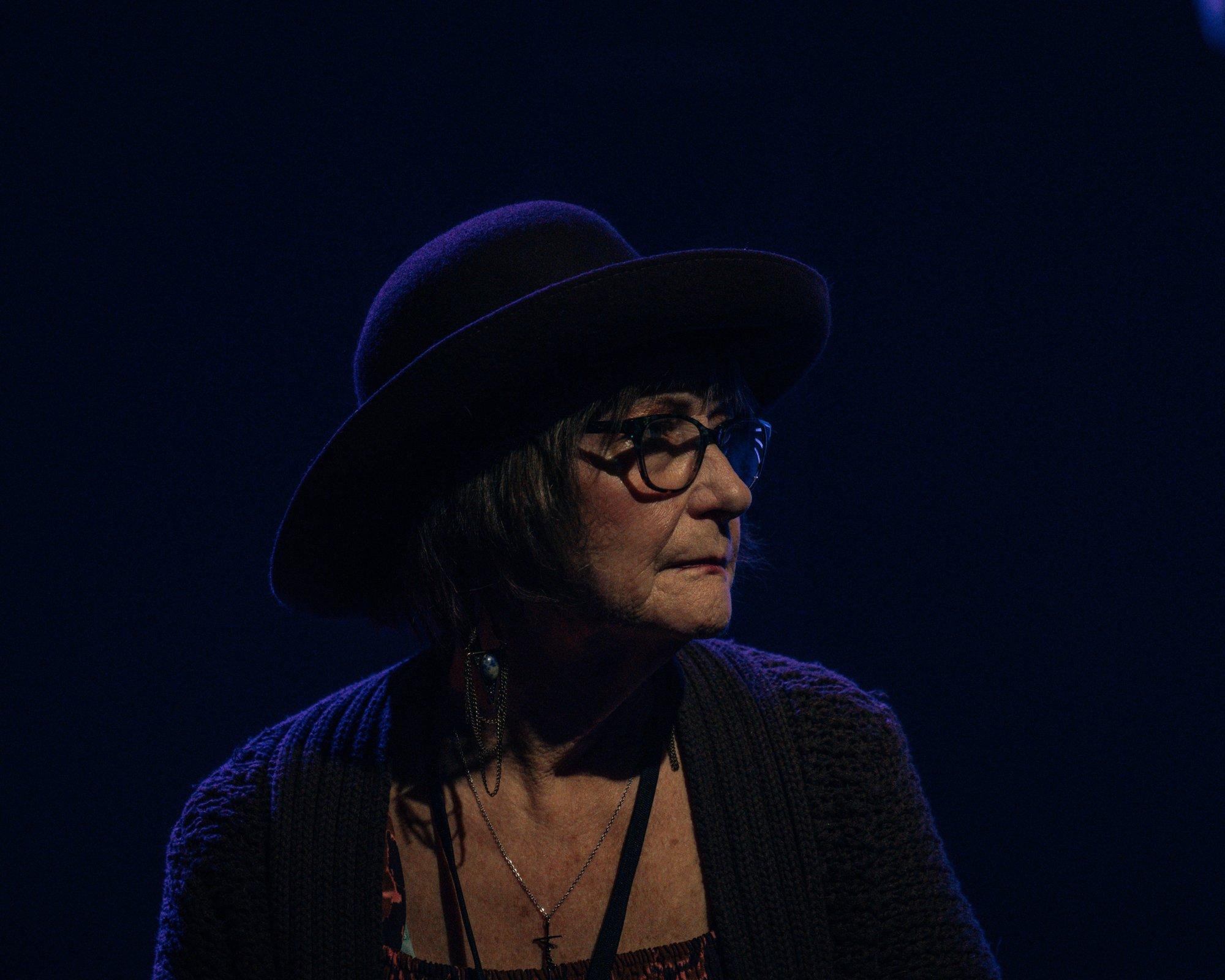 carousel-hero-element image-3